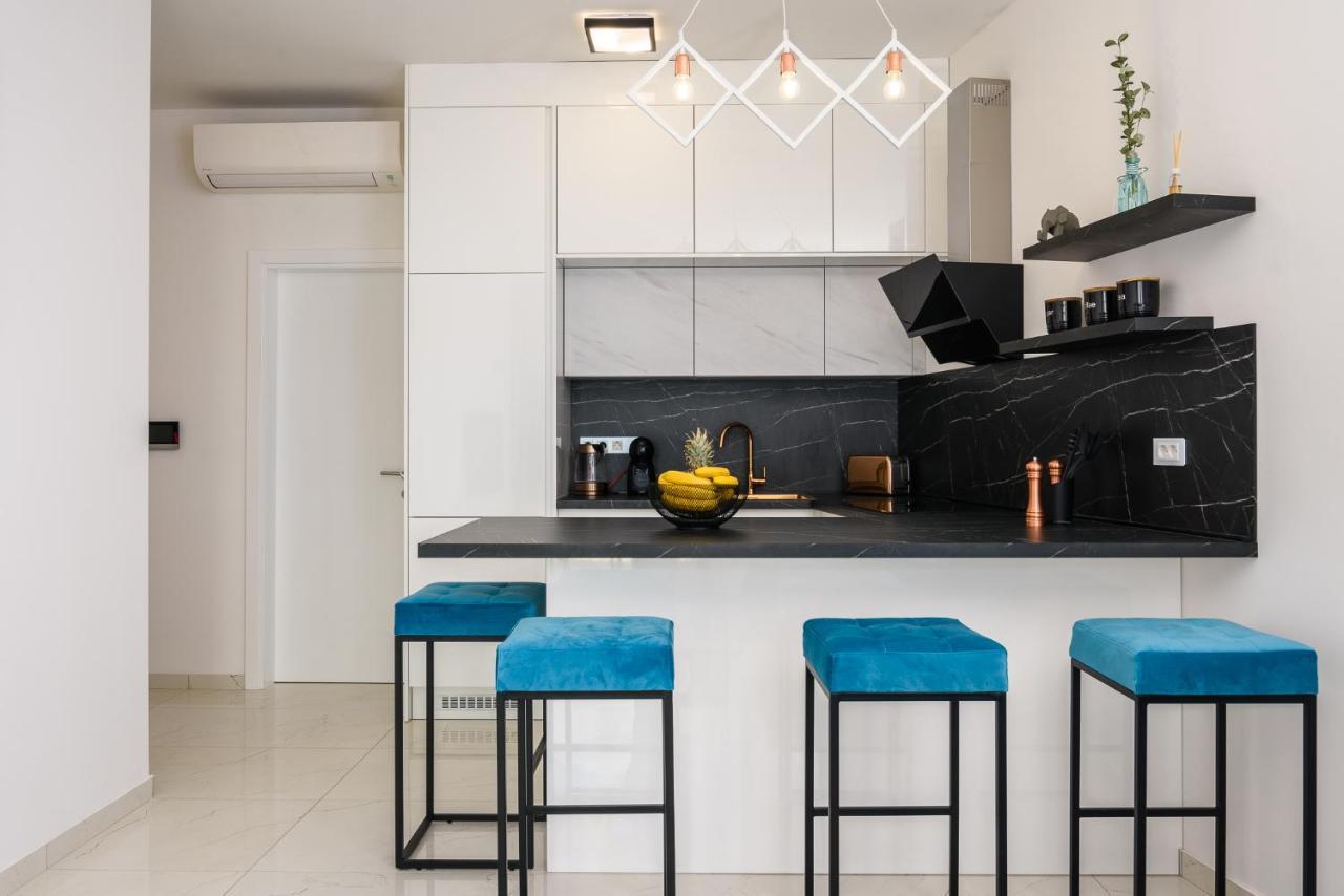Palm Springs Apartment *